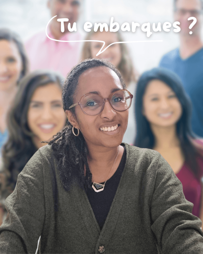 tu_embarques Emilie avec public derrière elle